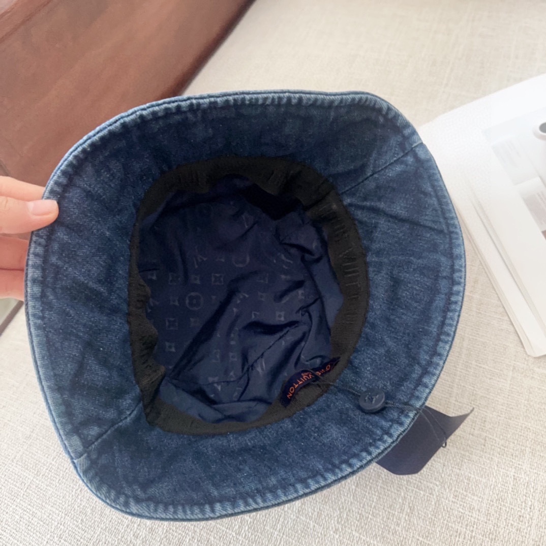 

🧢路易威登 LV，牛仔布，可以戴N多年的款式，时尚高端
