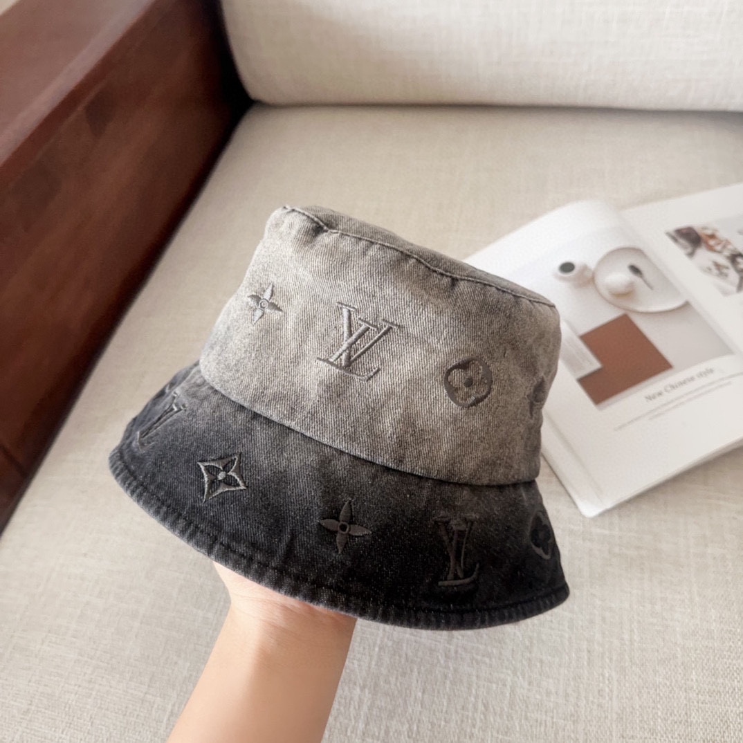 

🧢路易威登 LV，牛仔布，可以戴N多年的款式，时尚高端