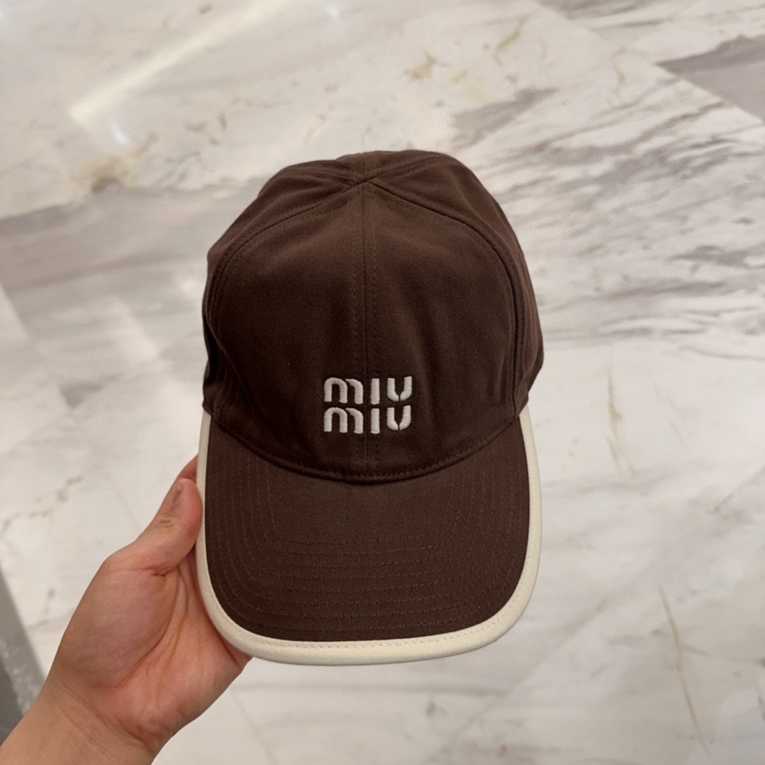 

【Miumiu缪缪】新款订单款刺绣棒球帽🧢大牌款超好搭配，赶紧入手！