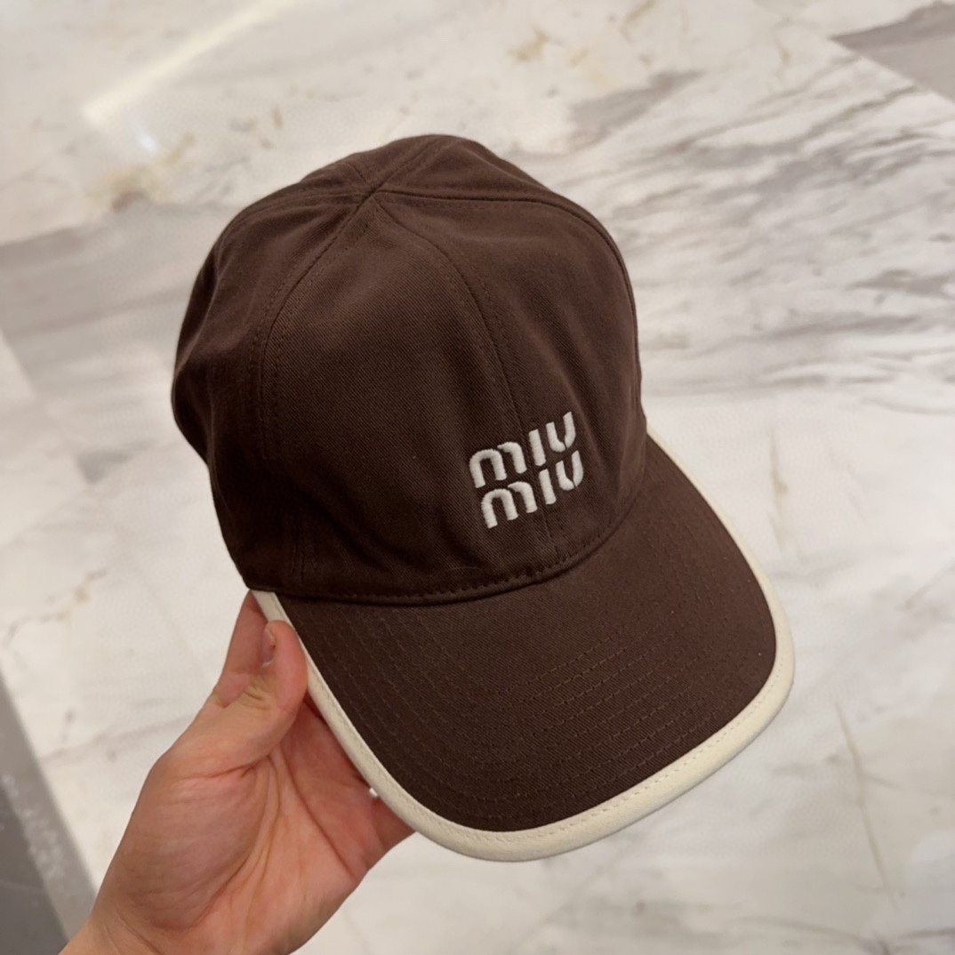 

【Miumiu缪缪】新款订单款刺绣棒球帽🧢大牌款超好搭配，赶紧入手！