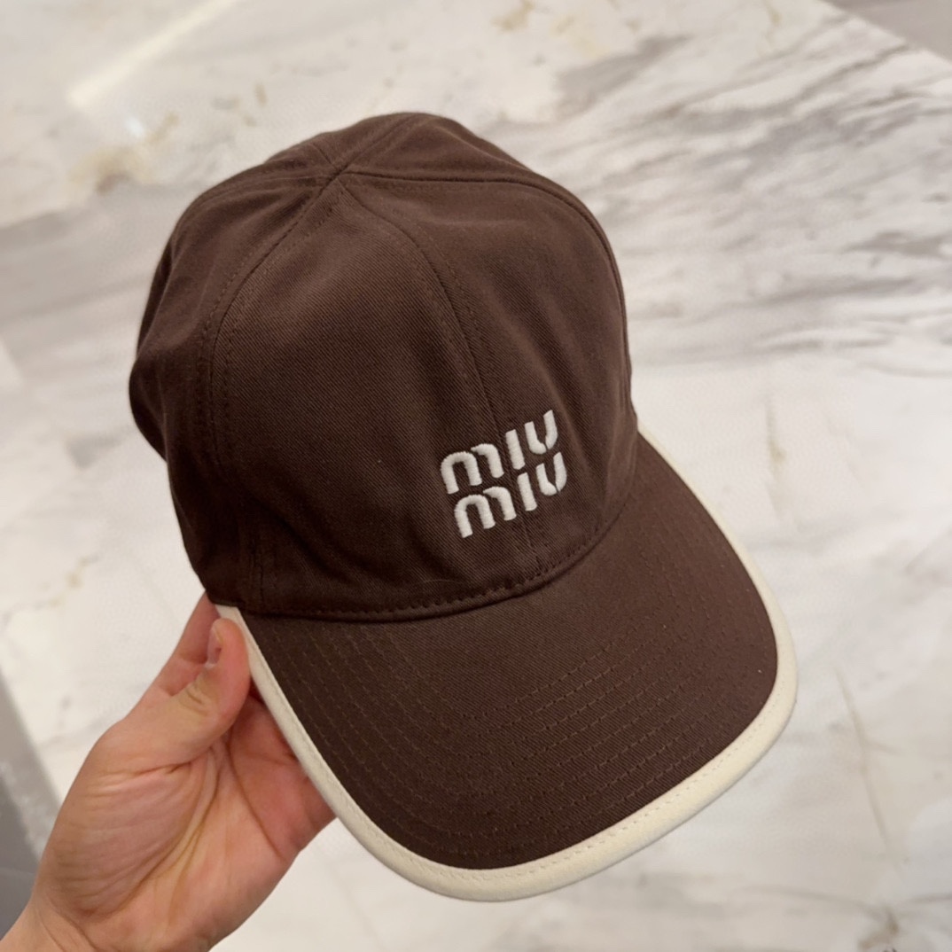 

【Miumiu缪缪】新款订单款刺绣棒球帽🧢大牌款超好搭配，赶紧入手！