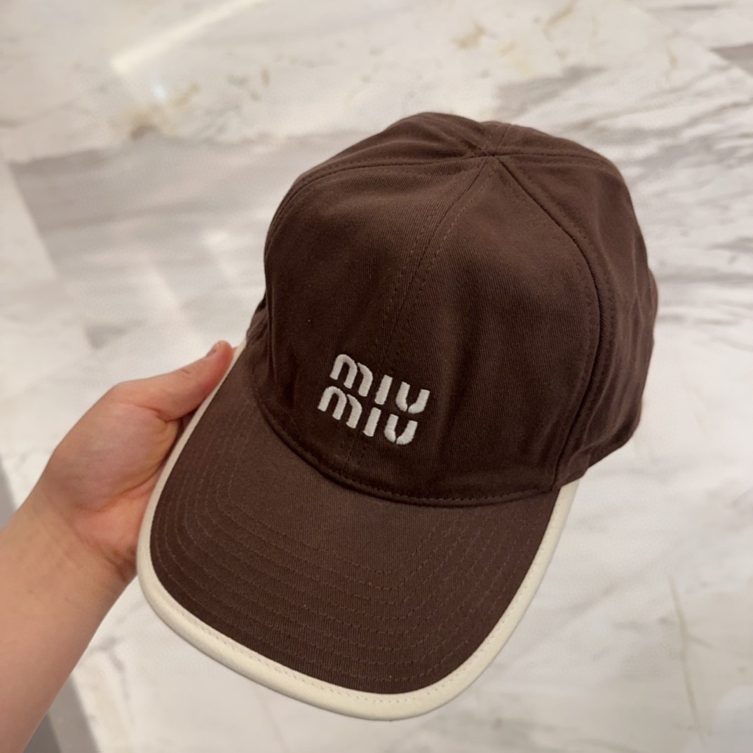 

【Miumiu缪缪】新款订单款刺绣棒球帽🧢大牌款超好搭配，赶紧入手！
