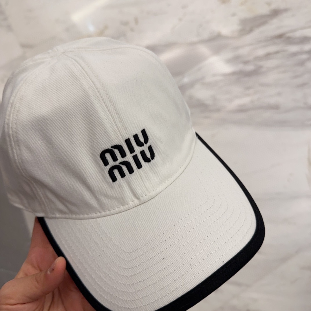 

【Miumiu缪缪】新款订单款刺绣棒球帽🧢大牌款超好搭配，赶紧入手！