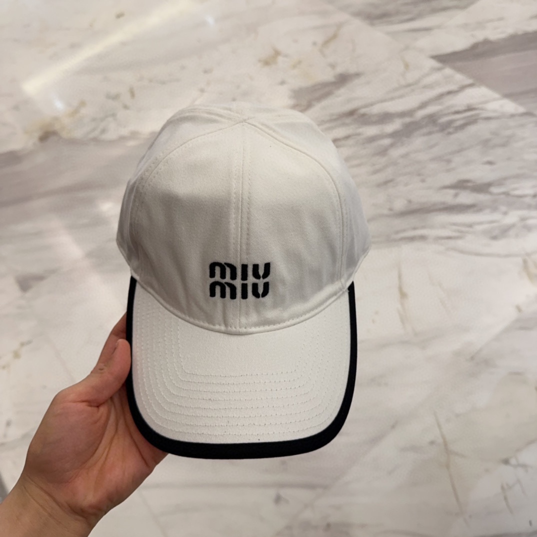 

【Miumiu缪缪】新款订单款刺绣棒球帽🧢大牌款超好搭配，赶紧入手！