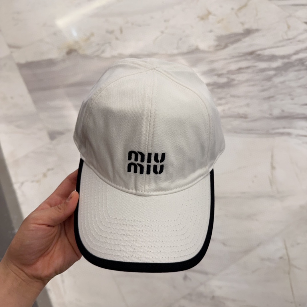 

【Miumiu缪缪】新款订单款刺绣棒球帽🧢大牌款超好搭配，赶紧入手！