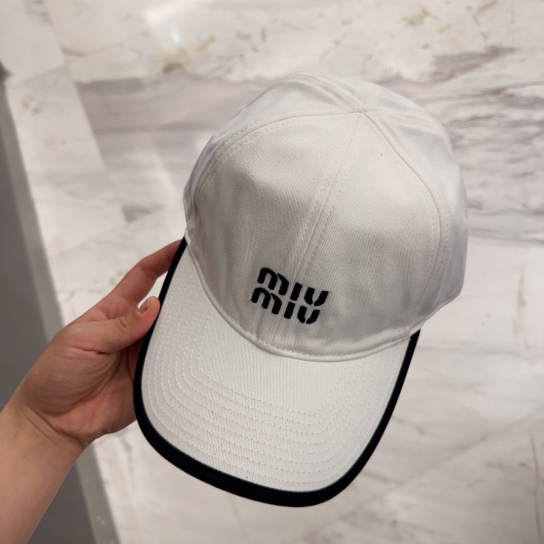 

【Miumiu缪缪】新款订单款刺绣棒球帽🧢大牌款超好搭配，赶紧入手！