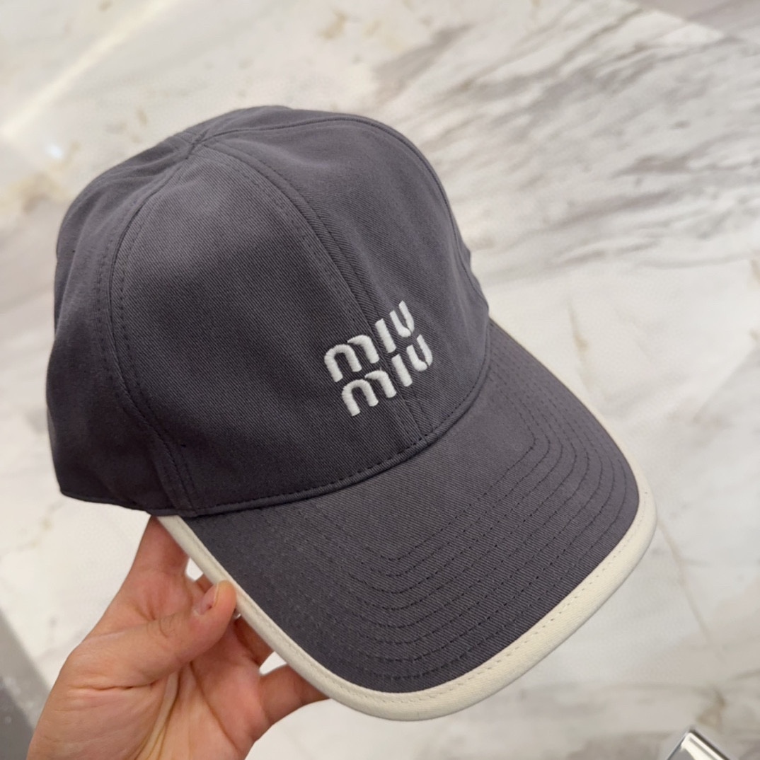 

【Miumiu缪缪】新款订单款刺绣棒球帽🧢大牌款超好搭配，赶紧入手！