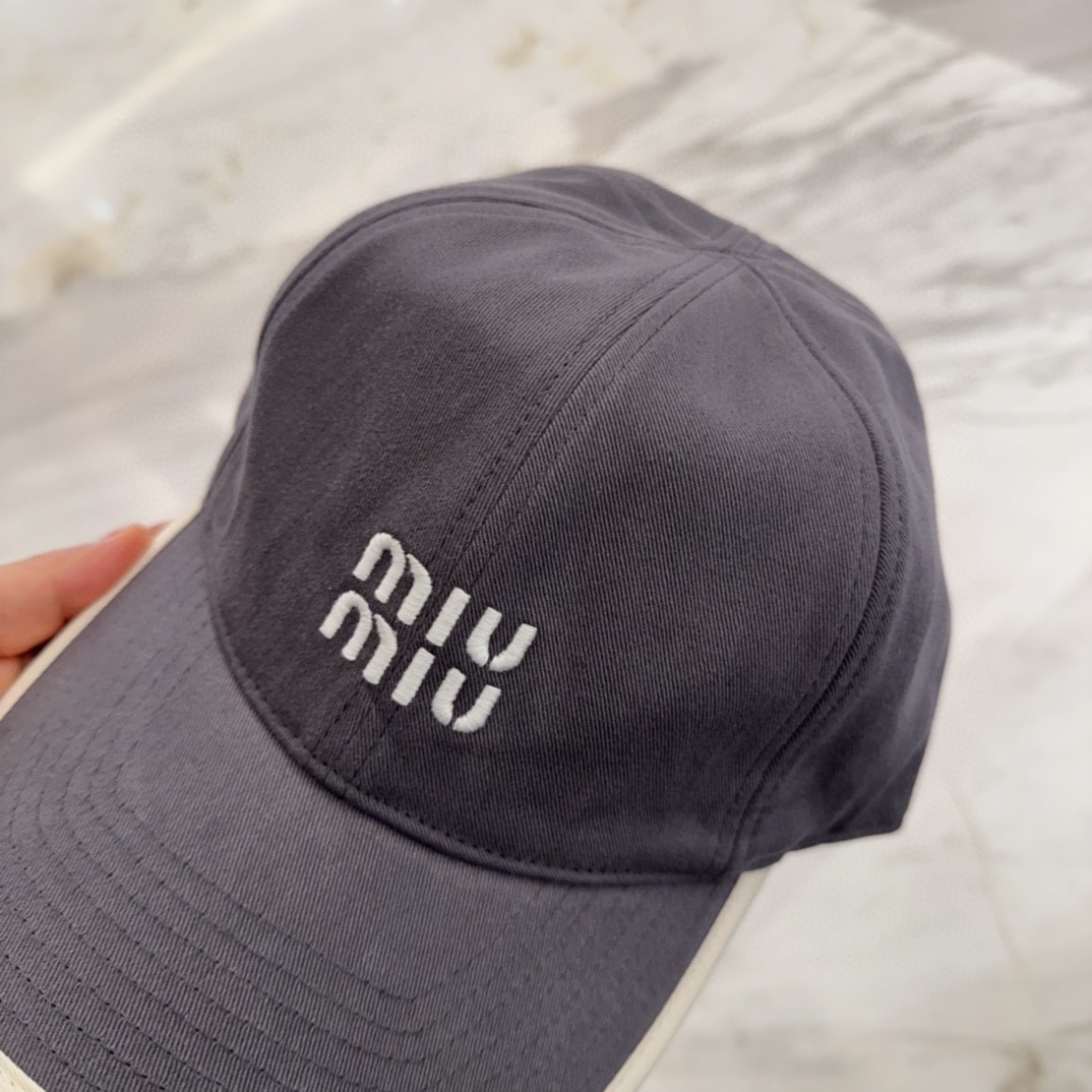 

【Miumiu缪缪】新款订单款刺绣棒球帽🧢大牌款超好搭配，赶紧入手！