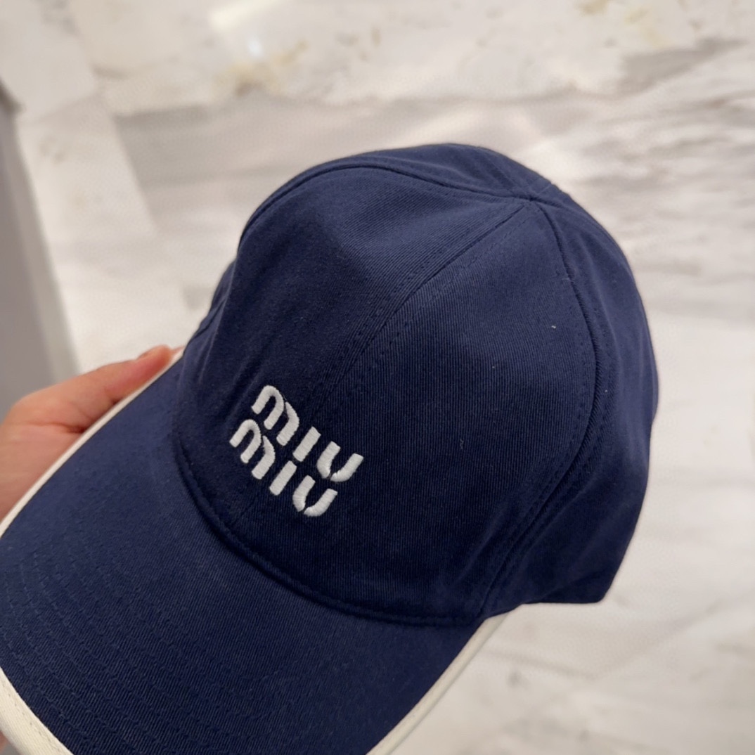 

【Miumiu缪缪】新款订单款刺绣棒球帽🧢大牌款超好搭配，赶紧入手！