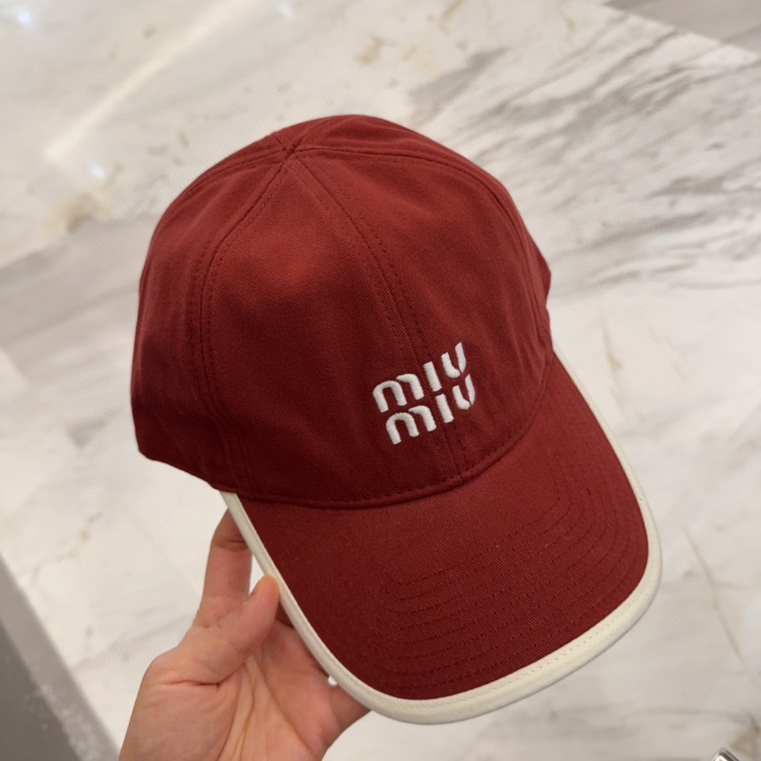 

【Miumiu缪缪】新款订单款刺绣棒球帽🧢大牌款超好搭配，赶紧入手！