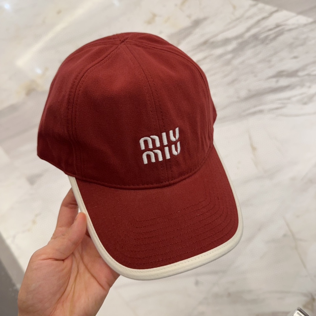 

【Miumiu缪缪】新款订单款刺绣棒球帽🧢大牌款超好搭配，赶紧入手！