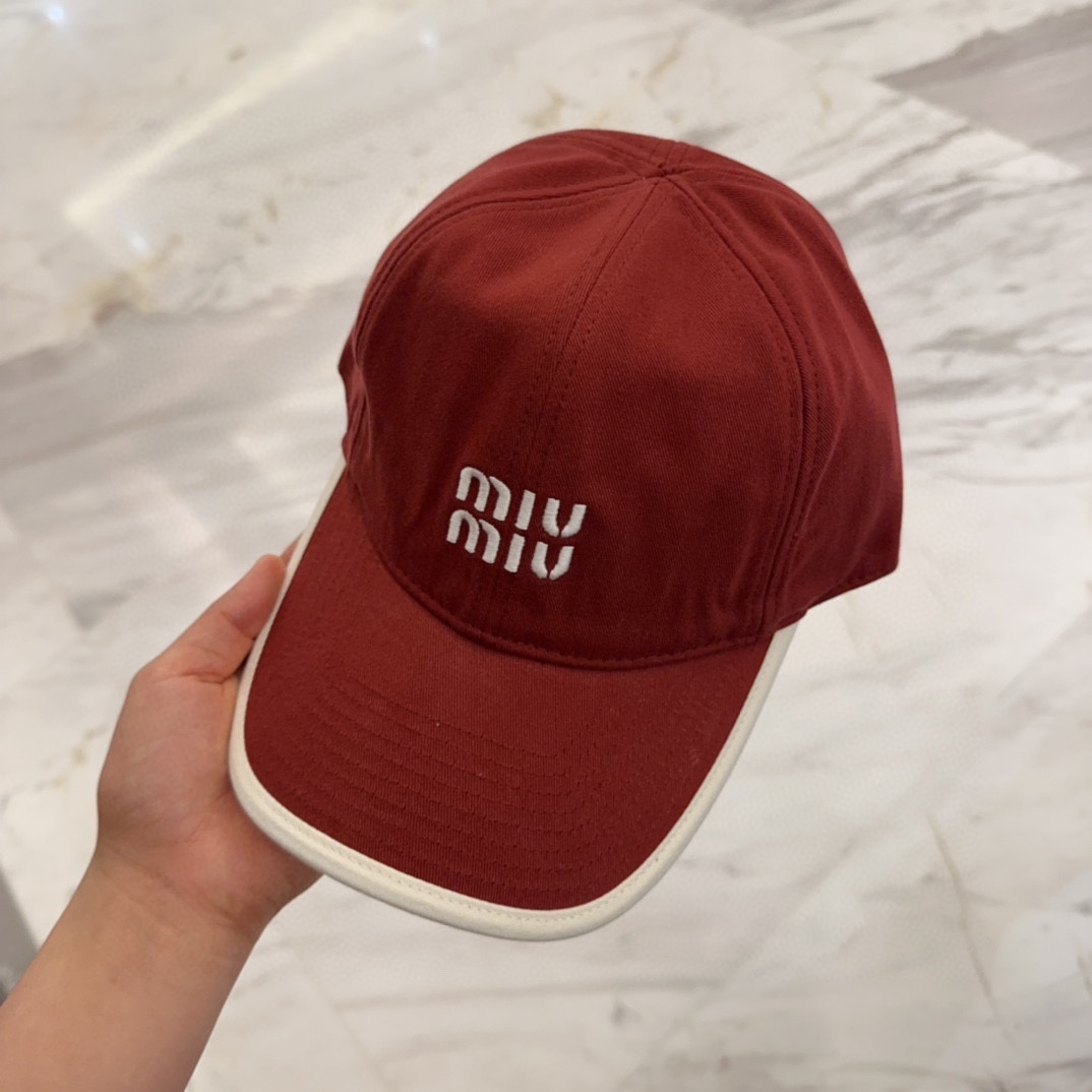 

【Miumiu缪缪】新款订单款刺绣棒球帽🧢大牌款超好搭配，赶紧入手！