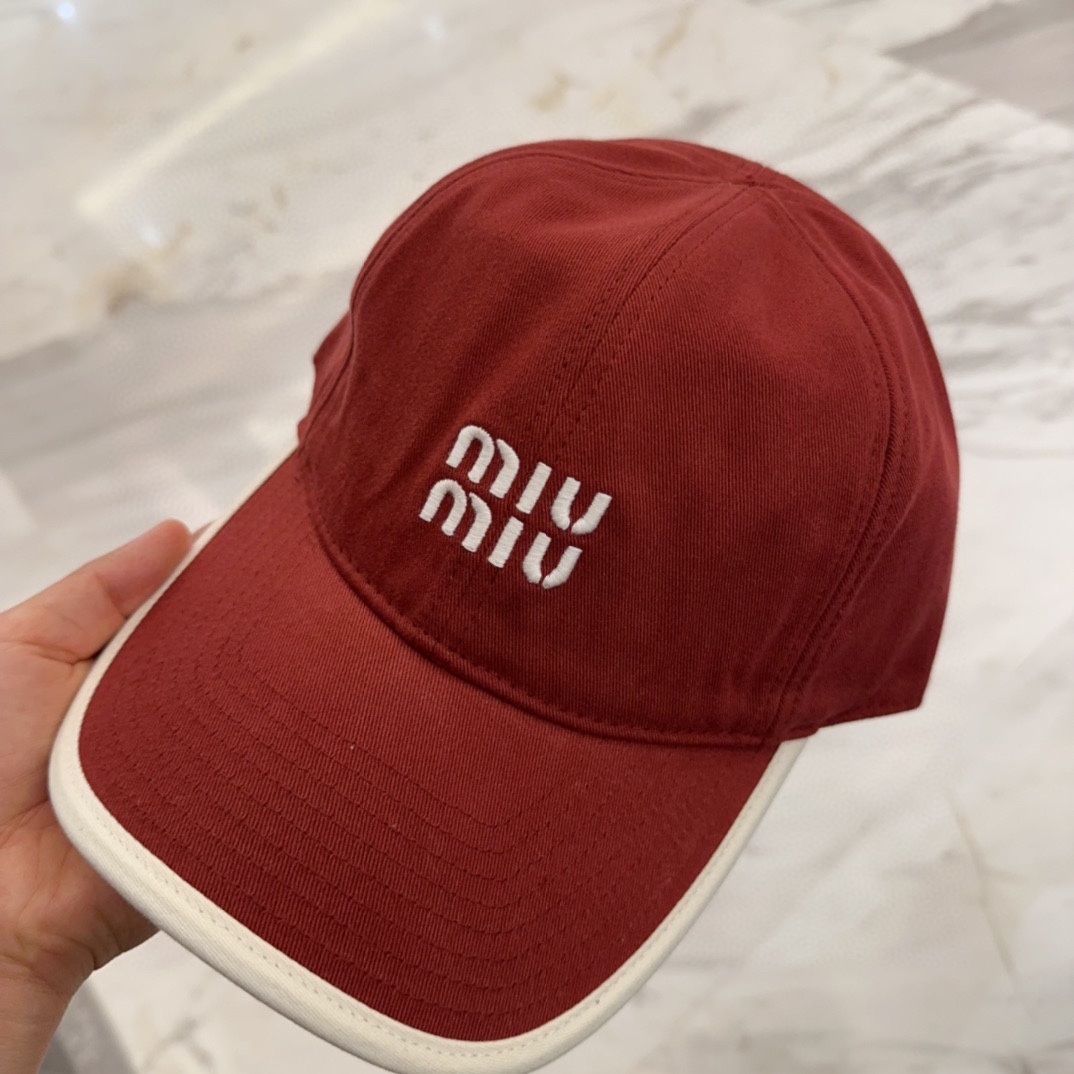 

【Miumiu缪缪】新款订单款刺绣棒球帽🧢大牌款超好搭配，赶紧入手！