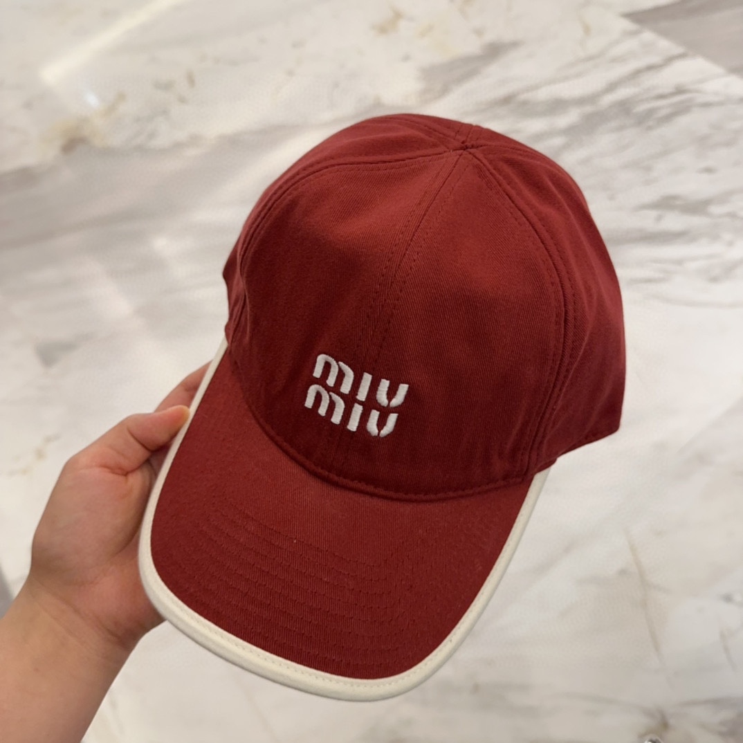 

【Miumiu缪缪】新款订单款刺绣棒球帽🧢大牌款超好搭配，赶紧入手！