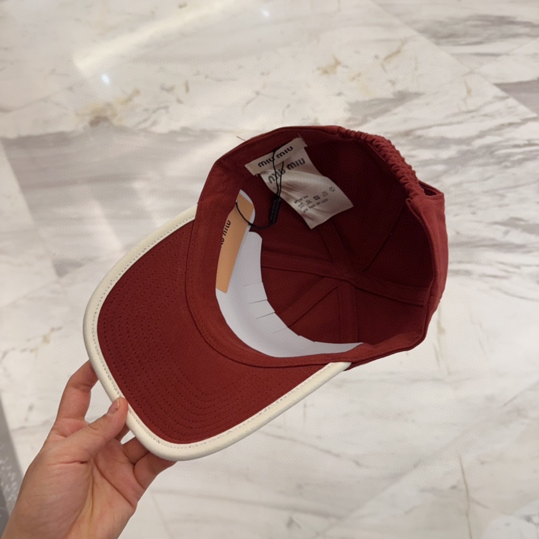 

【Miumiu缪缪】新款订单款刺绣棒球帽🧢大牌款超好搭配，赶紧入手！