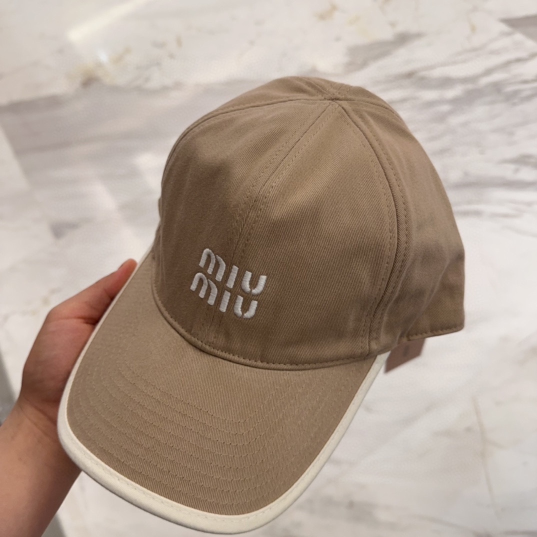 

【Miumiu缪缪】新款订单款刺绣棒球帽🧢大牌款超好搭配，赶紧入手！