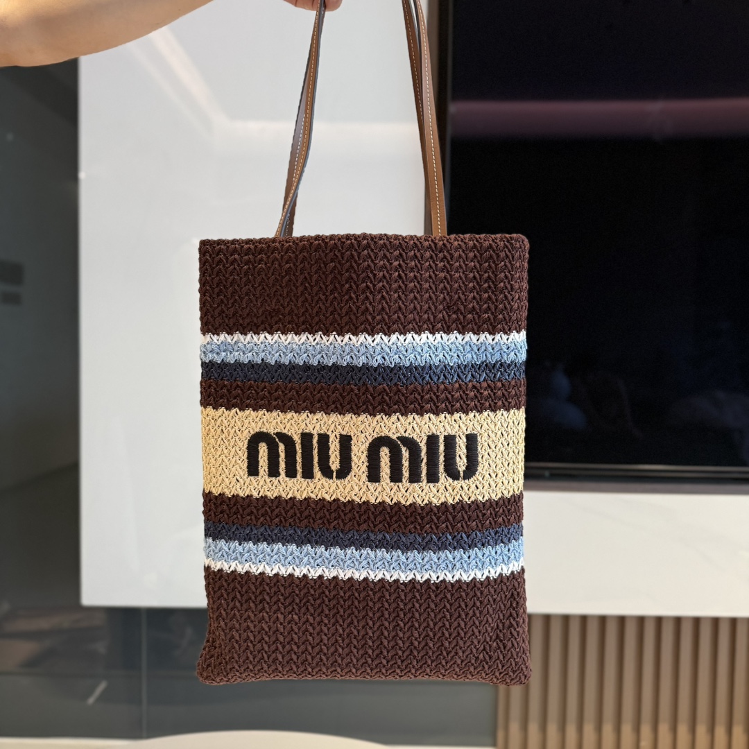 Miu Miu Official debut 5BG248, imported raffia straw and cotton thread weaving tote bag, new iconic MiuMiu embroidery on the front, cotton lining