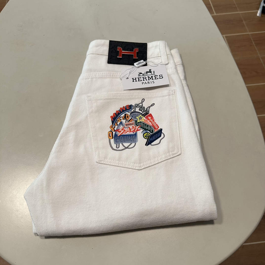 NO:430798,Hermes exclusively available for new jeans, high-end version!  Customized fabrics for counters are breathable and comfortable, with impeccable details, and the brand element design concept reflects high quality. The feel is delicate and soft!  It is casually cut, with a great upper body style!  Number of codes 29-38, hermes, jeans, alexander wang19860909爱马仕 独家专供新款 牛仔裤,高端版本！专柜定制面料 透气舒适度高,细节无可挑剔,品牌元素设计理念,体现高品质.手感细腻柔软！呈现休闲裁剪,上身版型超赞！ 码数29-38,,hermes,jeans,alexander wang,Men's clothing