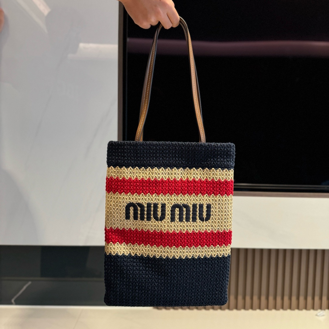 Miu Miu Official debut 5BG248, imported raffia straw and cotton thread weaving tote bag, new iconic MiuMiu embroidery on the front, cotton lining