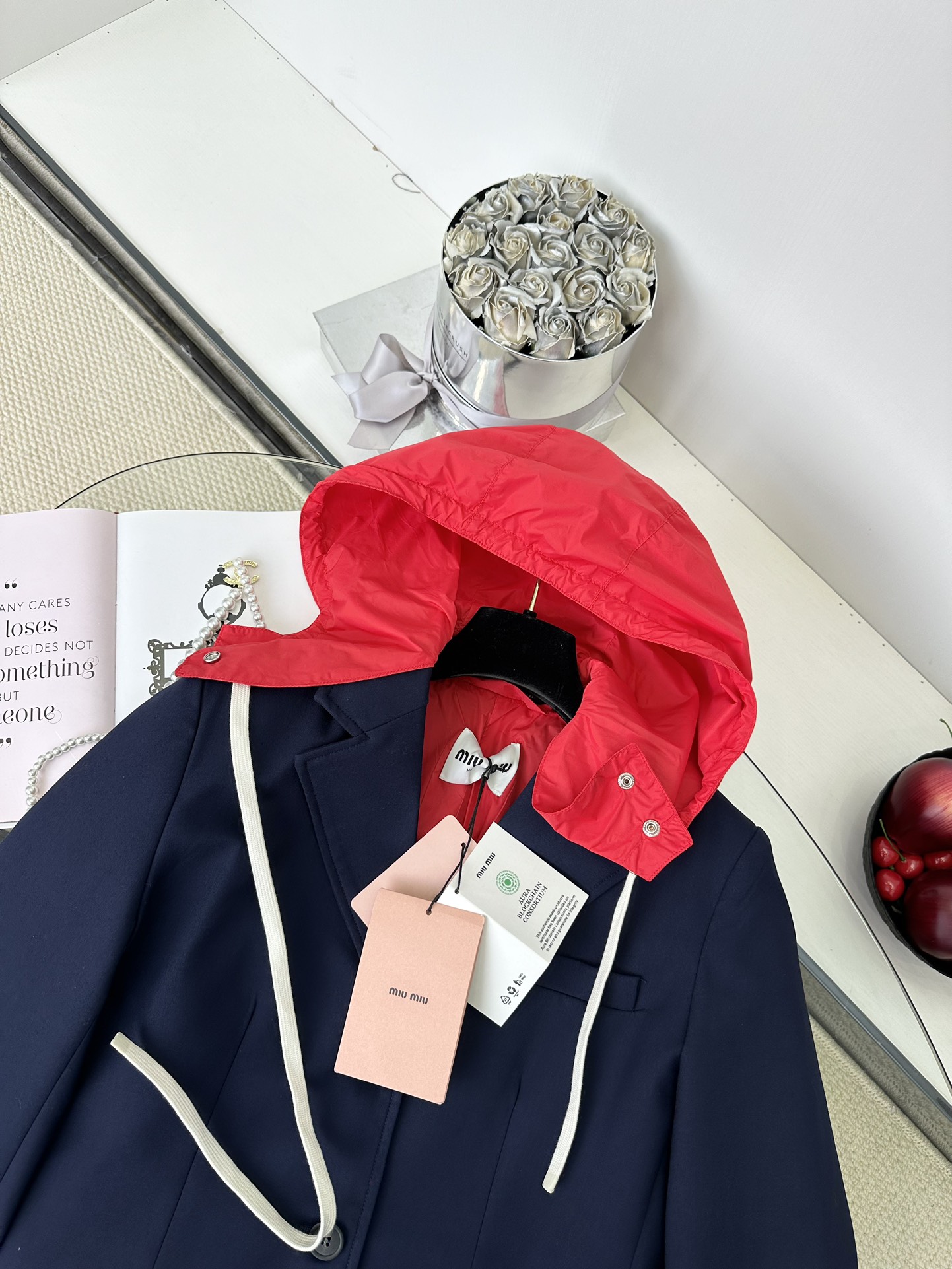 Miu Miu Contrast Color Hooded Suit Jacket - Chic & Versatile 7 i1749106848 4810 5