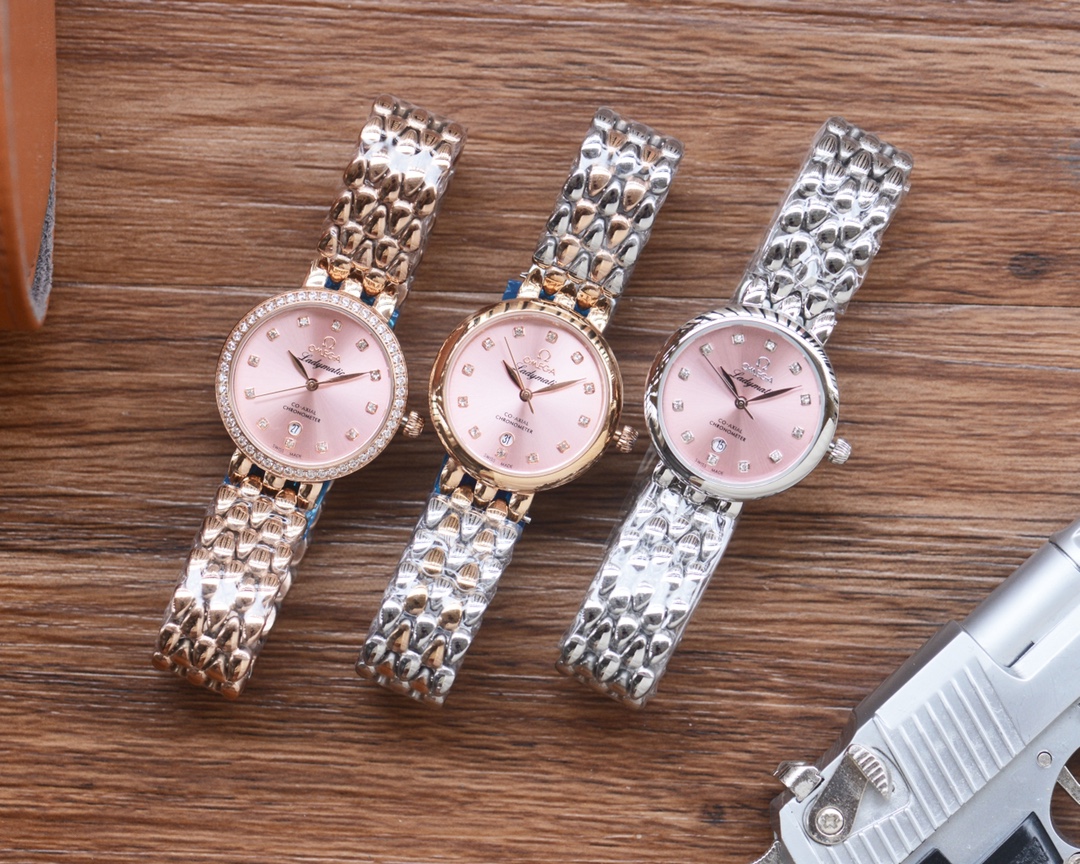 NO:393779,White, Gold, Diamond Omega OMEGA Premium Goddess Water Drop Series Watches. The exquisite and beautiful design makes your beauty everywhere, and also combines gorgeousness with classics to create a stunning masterpiece. The dial is fresh and elegant, and the color style will gorgeously decorate the wrist, enjoying a romantic feeling. 27mm, omega19860909白.金.钻 欧米茄 OMEGA 精品女神水滴系列腕表.精致唯美的设计,让您的美丽无处不在,也将华丽与经典融合,创造出惊艳巨作,表盘清新淡雅,色彩的格调将华丽装点腕间,悦享浪漫之感.27mm,,omega,Watch