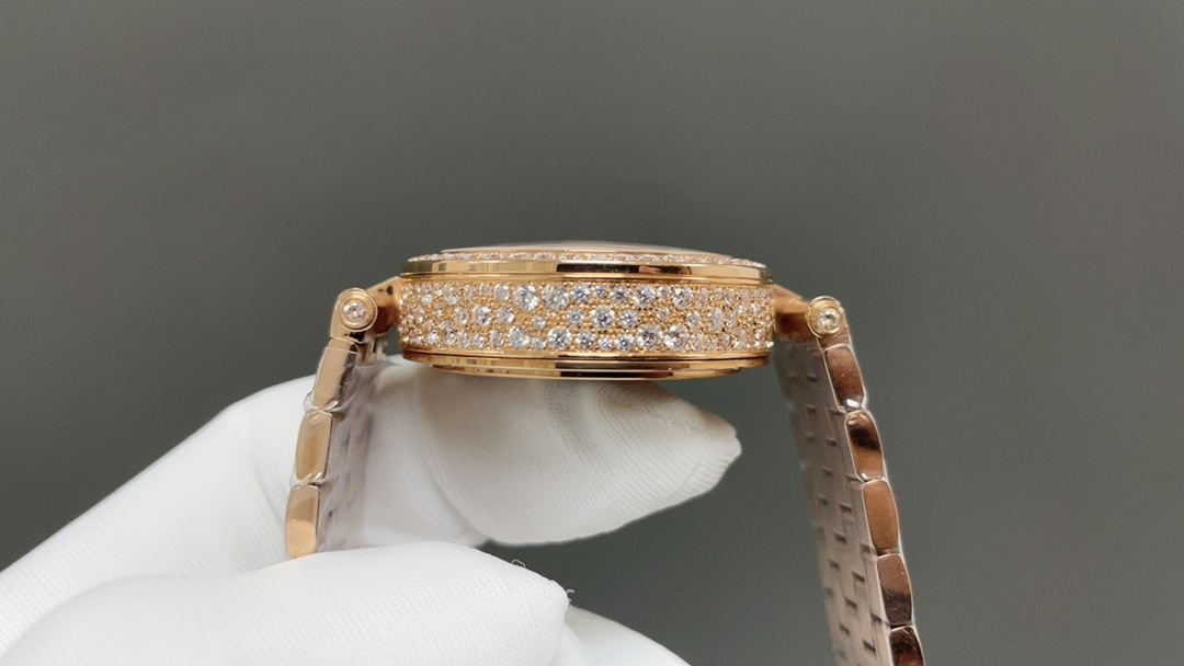 Van Cleef Lady Férie Wristwatch: Symbol of Joy and Hope - 图片 6