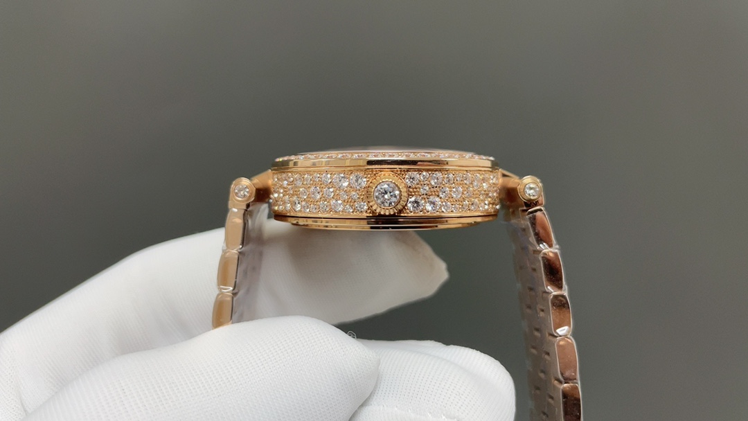 Van Cleef Lady Férie Wristwatch: Symbol of Joy and Hope - 图片 5