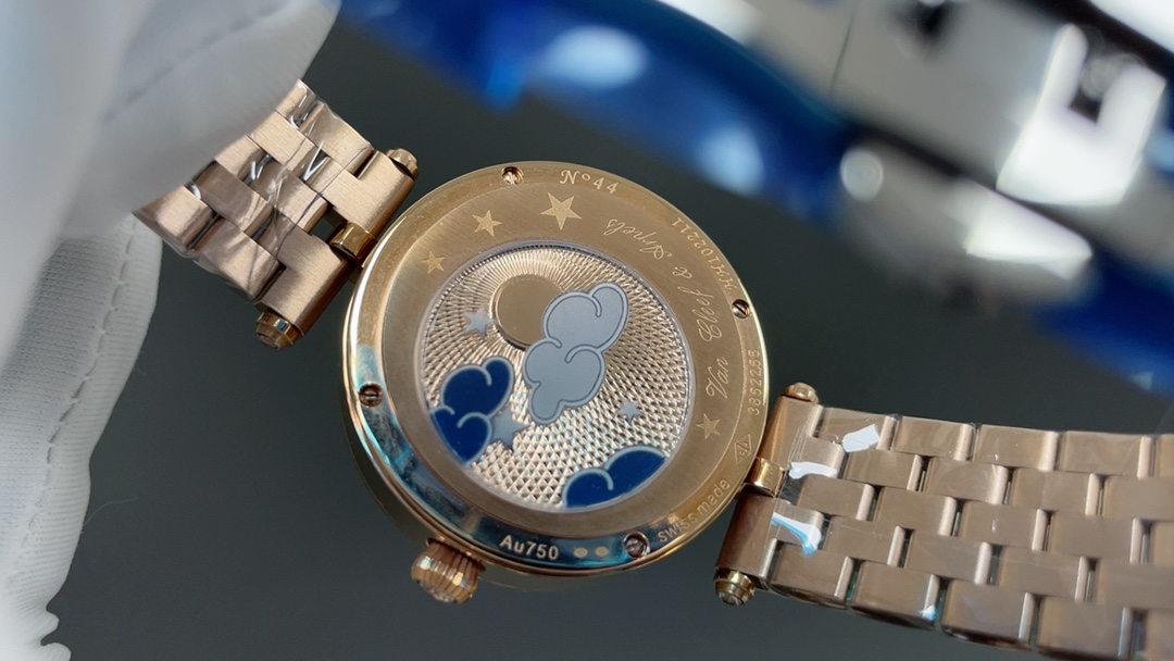 Van Cleef Lady Férie Wristwatch: Symbol of Joy and Hope - 图片 7
