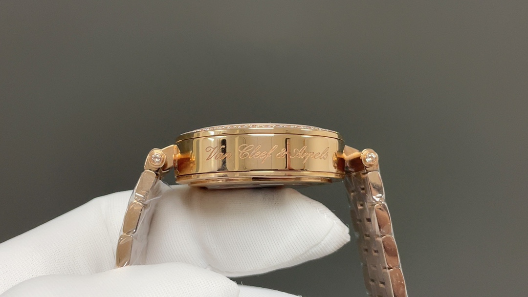 Van Cleef Lady Férie Wristwatch: Symbol of Joy and Hope - 图片 6