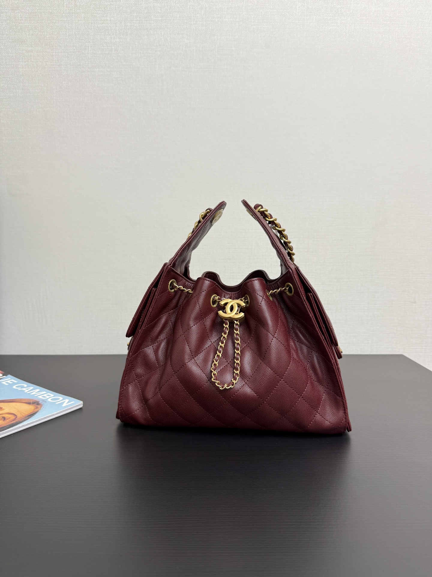 Bolso HOBO de 25c en stock El artículo más popular de esta temporada. Es una llamativa cadena ajustable. Se transforma …