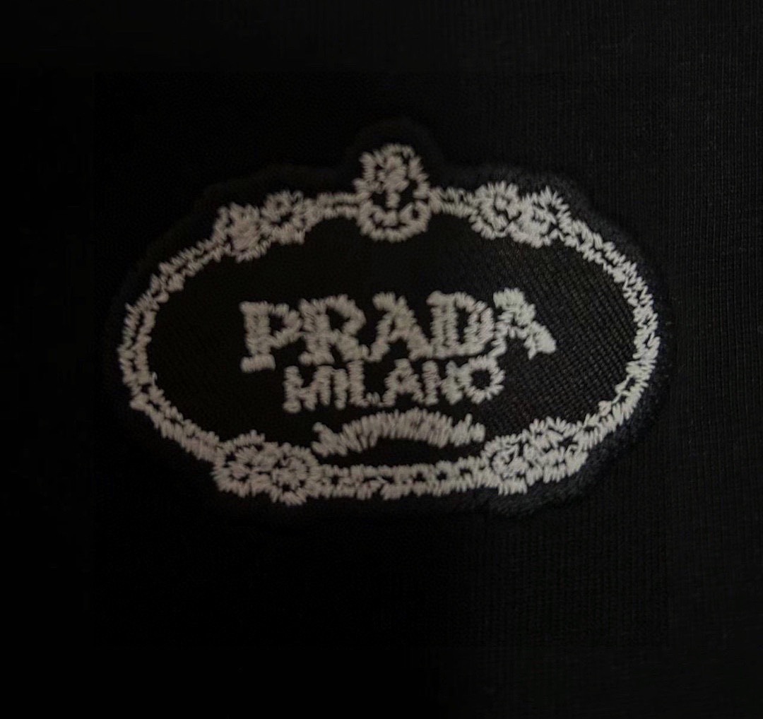 普拉达/Prada 夏季新款 经典小标刺绣圆领短袖T恤