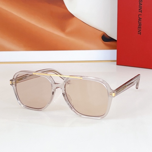 Yves Saint Laurent SL 545 Gafas de Sol Transparentes con Detalles Dorados 1 Yves Saint Laurent SL 545 Gafas de Sol Transparentes con Detalles Dorados