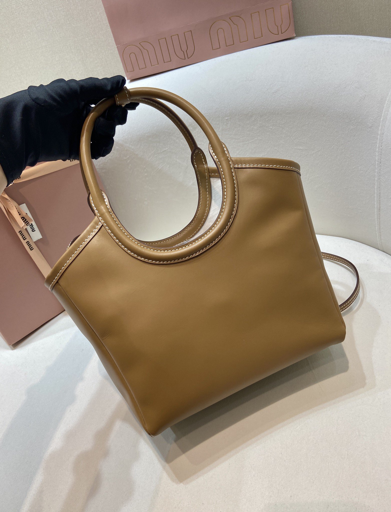 Luxury Leather Tote Bag with Adjustable Strap, Stylish & Versatile Design 5 i1749195712 3831 3
