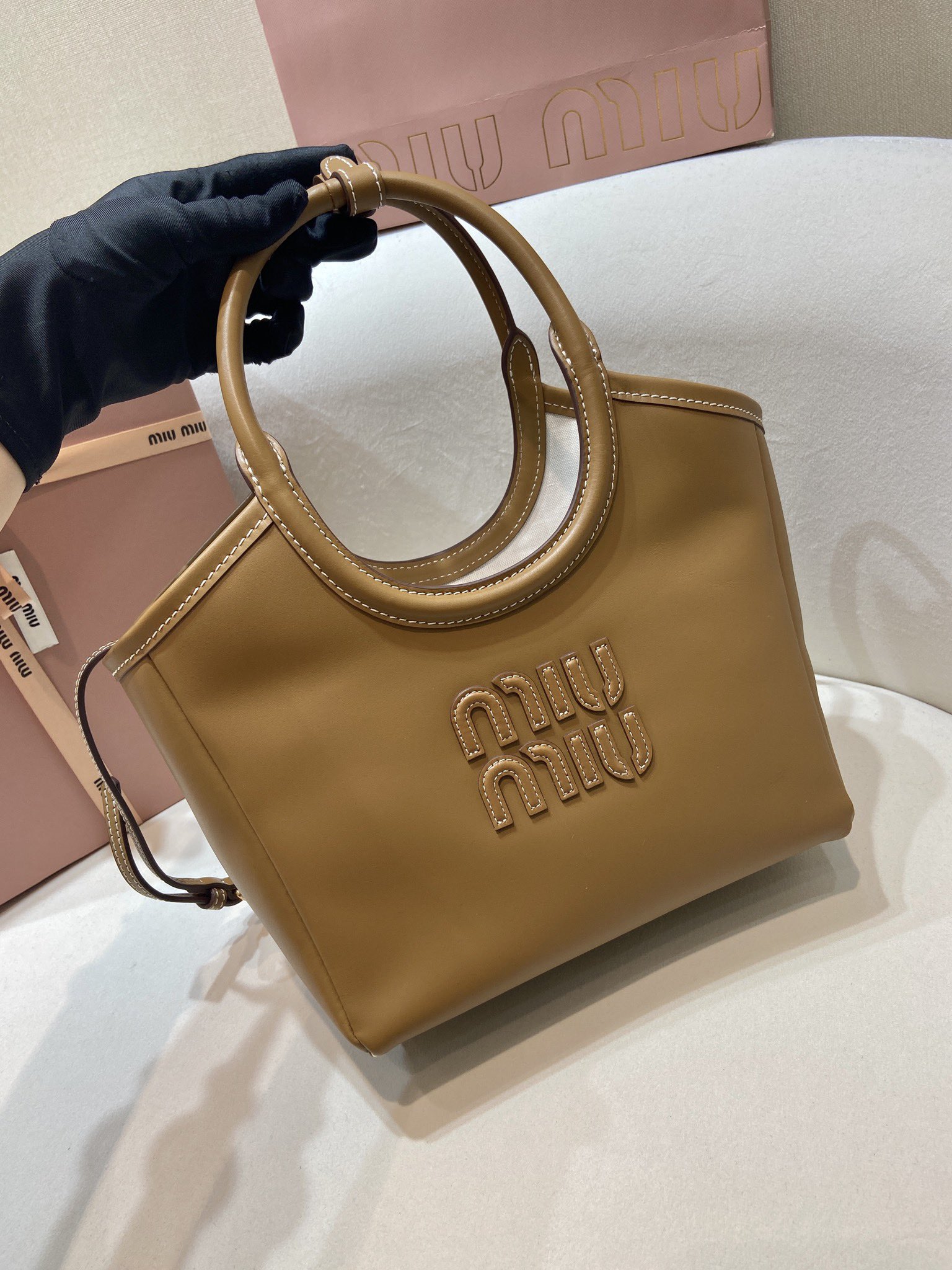 Luxury Leather Tote Bag with Adjustable Strap, Stylish & Versatile Design 4 i1749195712 4121 2