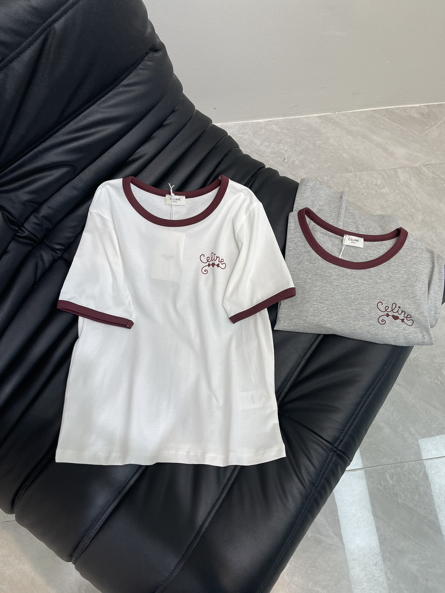 NO:419801,125Celin*25 Spring and Summer New Contrast Printed Short-Sleeve T-shirt with Exquisite Style, Big Slim on the upper body!  Customized latest letter prints Low-key luxury!  A must-have item for fashionable things unlocks all outfits!  Determine the quality of my home!  Classic items are fashionable and high-end, and the classic style is versatile and not picky!  SML, celine, T-shirt,tees, t-shirt,alexander wang19860909125Celin*25春夏新品撞色印花短袖T恤 精致版型上身巨显瘦！ 定制最新字母印花 低调奢华！ 时髦精必备单品解锁所有穿搭！ 认准我家品质！经典单品时髦又高级 经典版型百搭不挑人！ SML,,celine,T-shirt,tees，t-shirt,alexander wang,Women's clothing