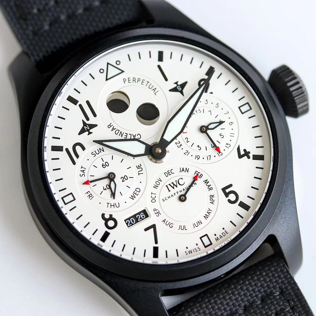IWC Pilot's Watch Big Pilot's Watch Perpetual Calendar detail 4