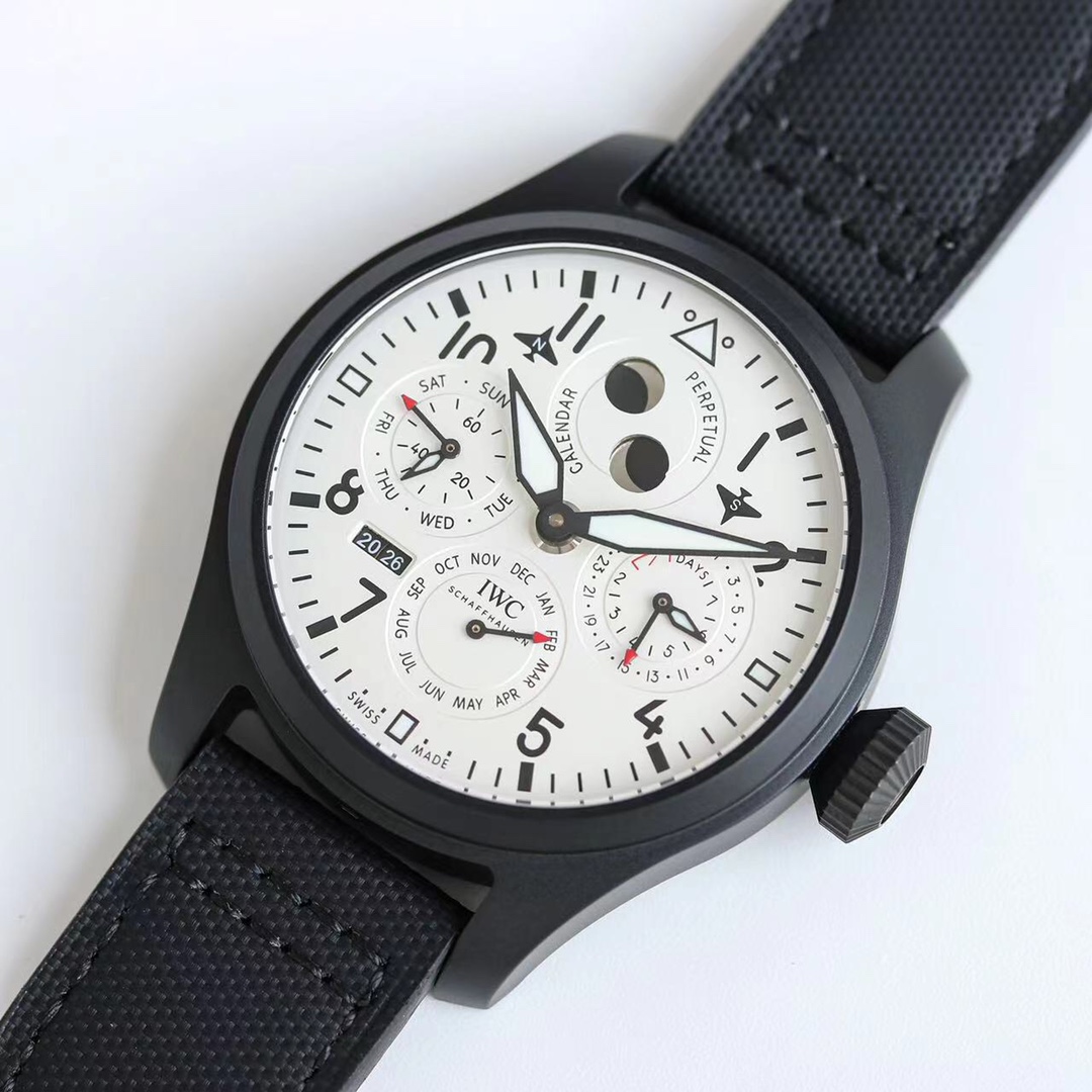 IWC Pilot's Watch Big Pilot's Watch Perpetual Calendar detail 3