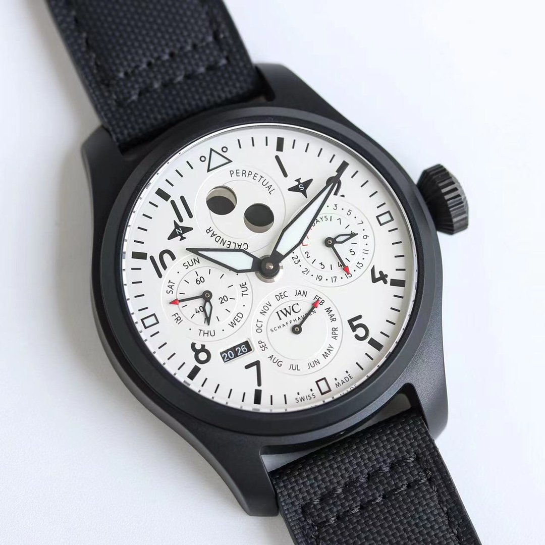 IWC Pilot's Watch Big Pilot's Watch Perpetual Calendar detail 2