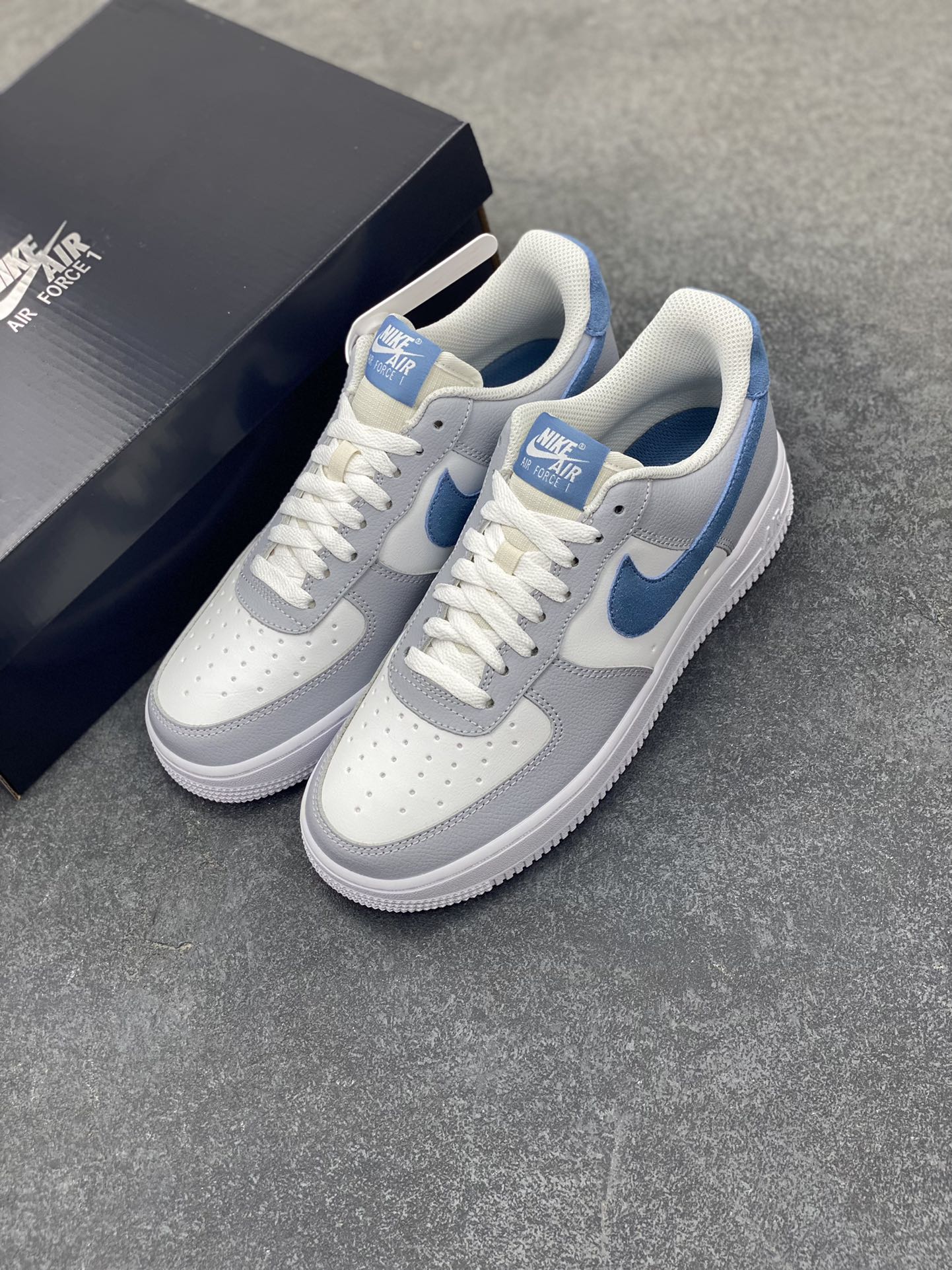 图片[8]-Nike Air Force 1 Low 灰蓝 原楦头原纸板 打造纯正空军版型 专注外贸渠道 全掌内置蜂窝气垫 原盒配件 原厂中底钢印、拉帮完美 货号：HV1795-141 尺码：36 36.5 37.5 38 38.5 39 40 40.5 41 42 42.5 43 44 44.5 45 46-选品中心