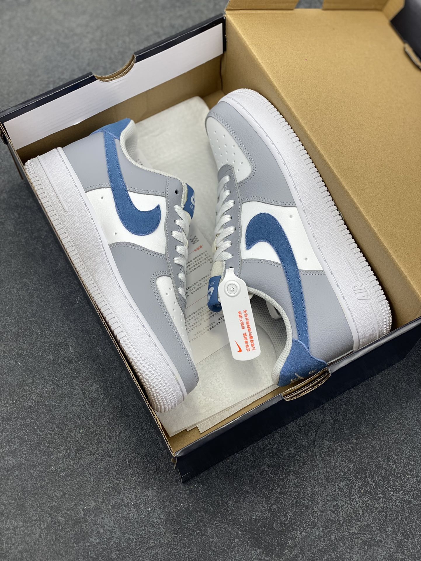 图片[9]-Nike Air Force 1 Low 灰蓝 原楦头原纸板 打造纯正空军版型 专注外贸渠道 全掌内置蜂窝气垫 原盒配件 原厂中底钢印、拉帮完美 货号：HV1795-141 尺码：36 36.5 37.5 38 38.5 39 40 40.5 41 42 42.5 43 44 44.5 45 46-选品中心