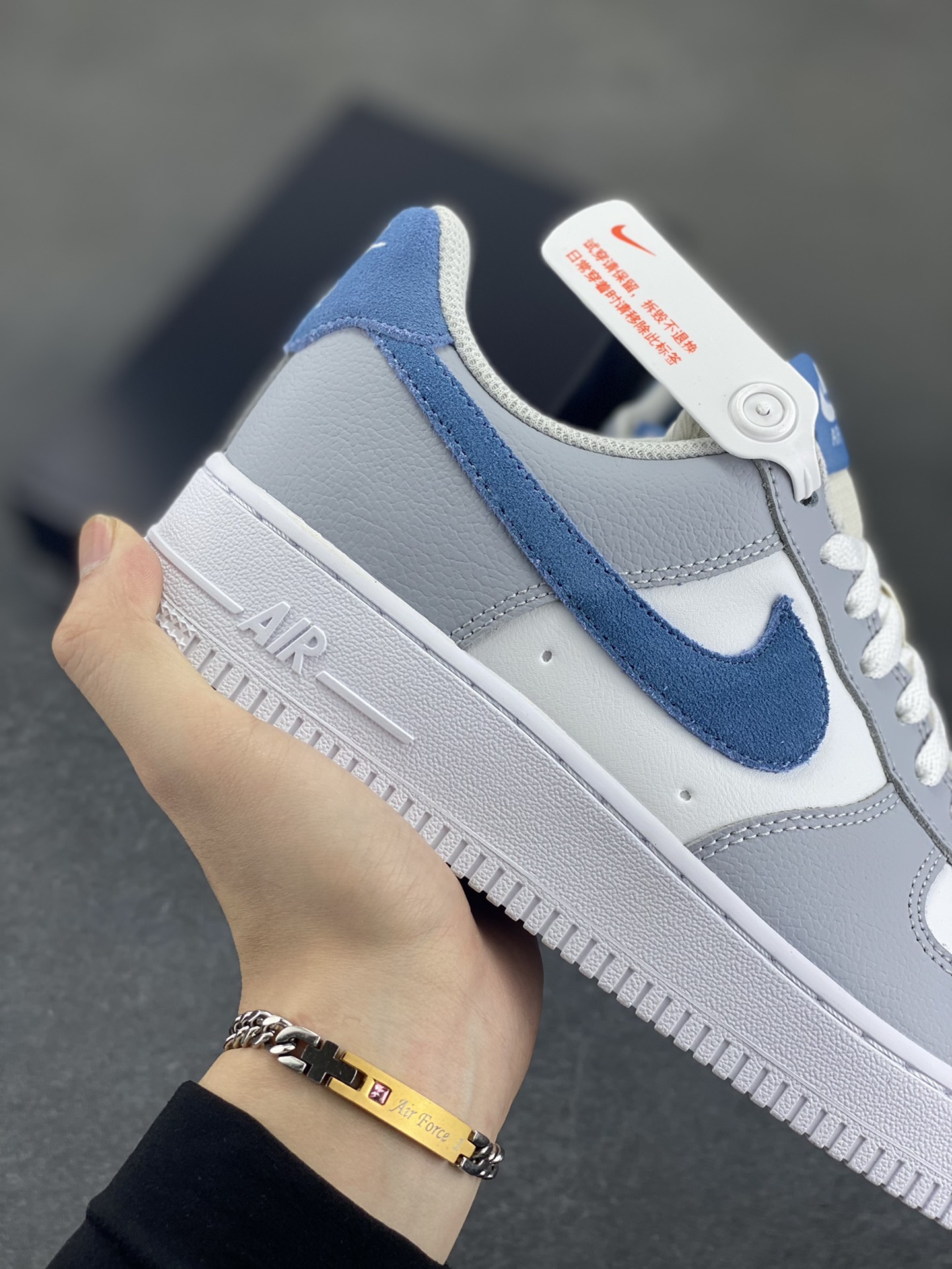 图片[6]-Nike Air Force 1 Low 灰蓝 原楦头原纸板 打造纯正空军版型 专注外贸渠道 全掌内置蜂窝气垫 原盒配件 原厂中底钢印、拉帮完美 货号：HV1795-141 尺码：36 36.5 37.5 38 38.5 39 40 40.5 41 42 42.5 43 44 44.5 45 46-选品中心