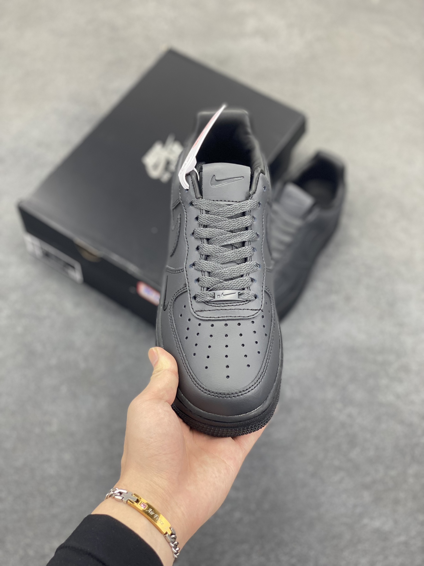 图片[2]-Nike Air Force 1 Low 炭黑 原楦头原纸板 打造纯正空军版型 专注外贸渠道 全掌内置蜂窝气垫 原盒配件 原厂中底钢印、拉帮完美 货号：HJ9348-001 尺码：36 36.5 37.5 38 38.5 39 40 40.5 41 42 42.5 43 44 44.5 45-选品中心