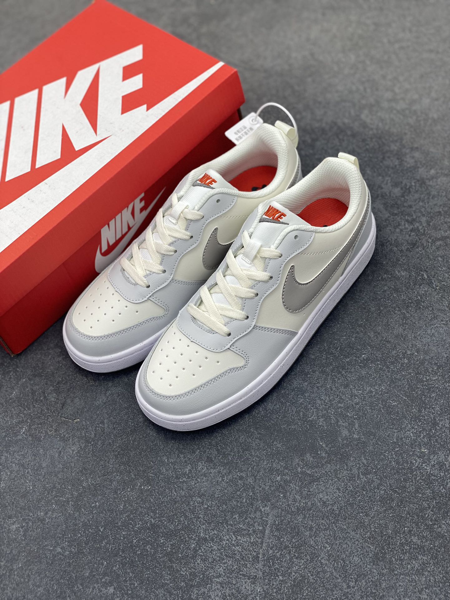 图片[8]-福利特价 Nike Court Borough 低帮百搭透气休闲运动板鞋男女鞋 经典耐用的设计，兼顾舒适脚感和出众风范，演绎匠心之作。结构性的支撑贴合感结合复古篮球设计，塑就场外全明星风范。 货号：DV5456-127 尺码：36 36.5 37.5 38 38.5 39 40 40.5 4142 42.5 43 44 44.5 45-选品中心