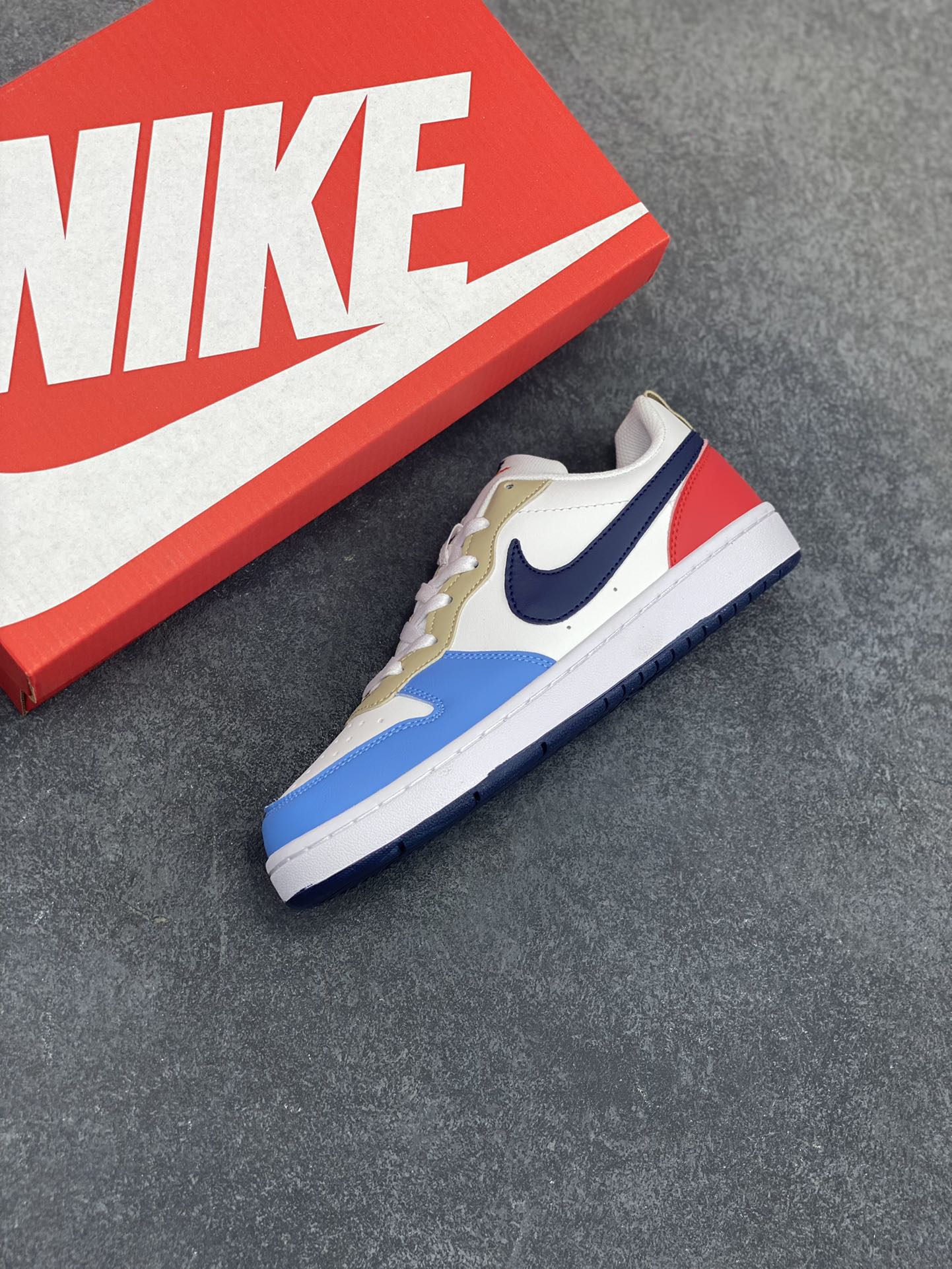 图片[7]-福利特价 Nike Court Borough 低帮百搭透气休闲运动板鞋男女鞋 经典耐用的设计，兼顾舒适脚感和出众风范，演绎匠心之作。结构性的支撑贴合感结合复古篮球设计，塑就场外全明星风范。 货号：DV5456-124 尺码：36 36.5 37.5 38 38.5 39 40 40.5 4142 42.5 43 44 44.5 45-选品中心