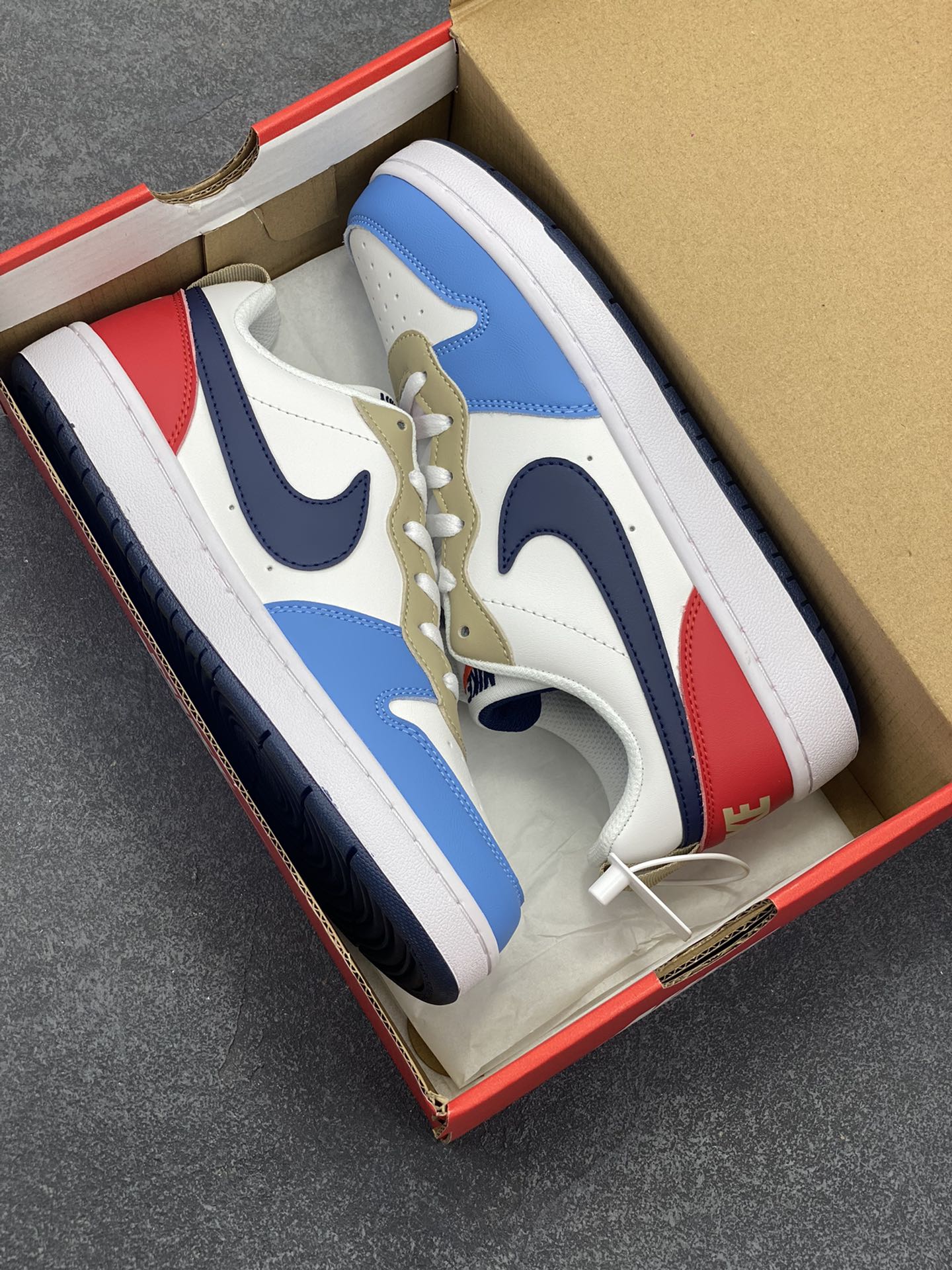 图片[9]-福利特价 Nike Court Borough 低帮百搭透气休闲运动板鞋男女鞋 经典耐用的设计，兼顾舒适脚感和出众风范，演绎匠心之作。结构性的支撑贴合感结合复古篮球设计，塑就场外全明星风范。 货号：DV5456-124 尺码：36 36.5 37.5 38 38.5 39 40 40.5 4142 42.5 43 44 44.5 45-选品中心