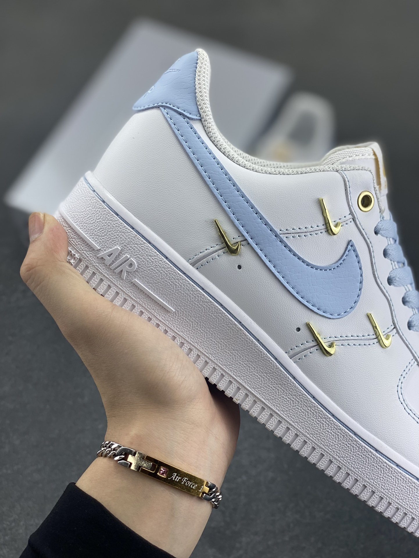 图片[6]-Nike Air Force 1 Low’07 四勾天蓝 空军一号低帮休闲板鞋 定制皮料 定制鞋盒 原楦原纸板 纯正空军版型 内置全掌气垫 货号：ZH0316-084 尺码：36 36.5 37.5 38 38.5 39 40 40.5 41 42 42.5 43 44 44.5 45-选品中心