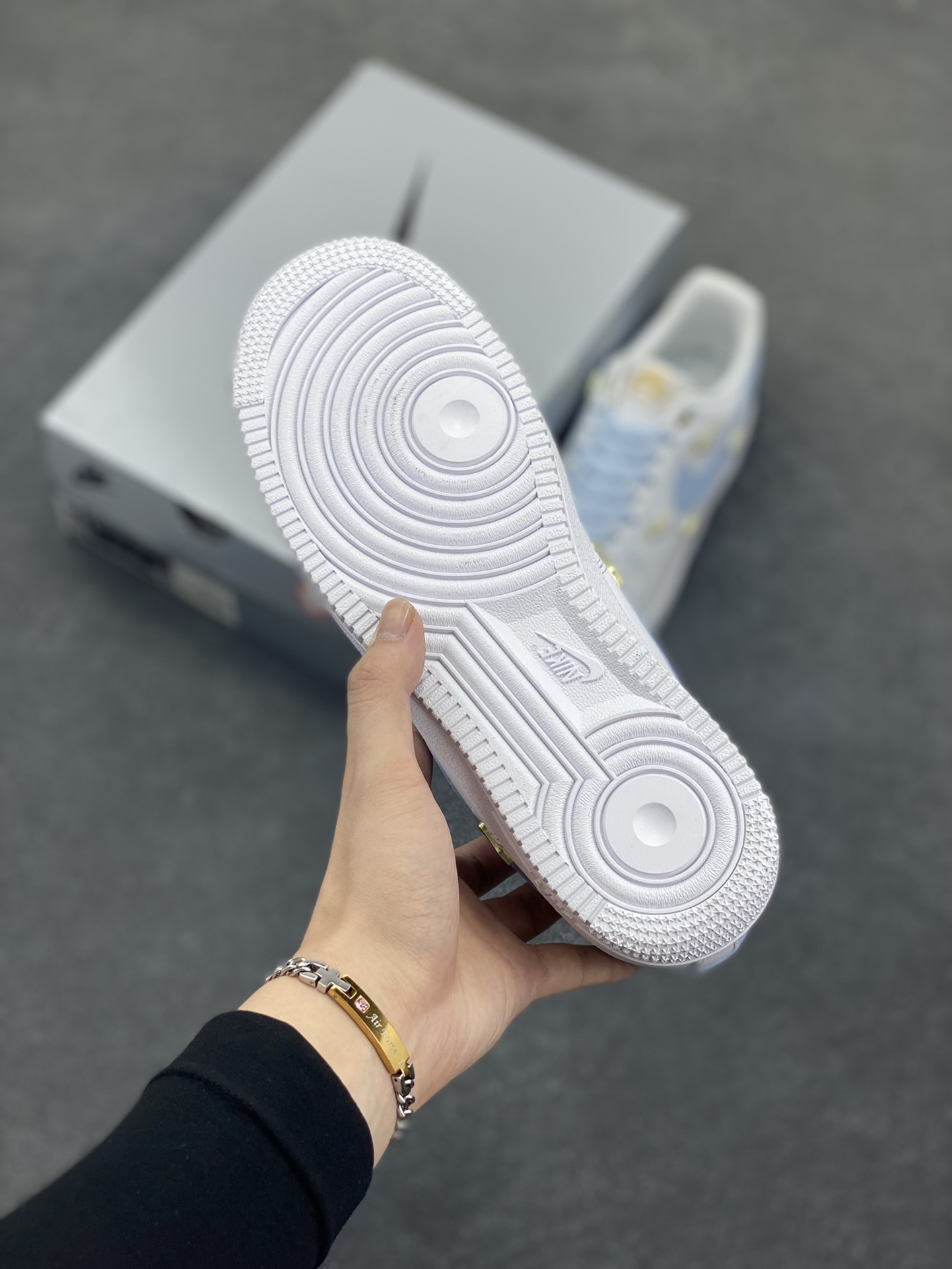 图片[5]-Nike Air Force 1 Low’07 四勾天蓝 空军一号低帮休闲板鞋 定制皮料 定制鞋盒 原楦原纸板 纯正空军版型 内置全掌气垫 货号：ZH0316-084 尺码：36 36.5 37.5 38 38.5 39 40 40.5 41 42 42.5 43 44 44.5 45-选品中心