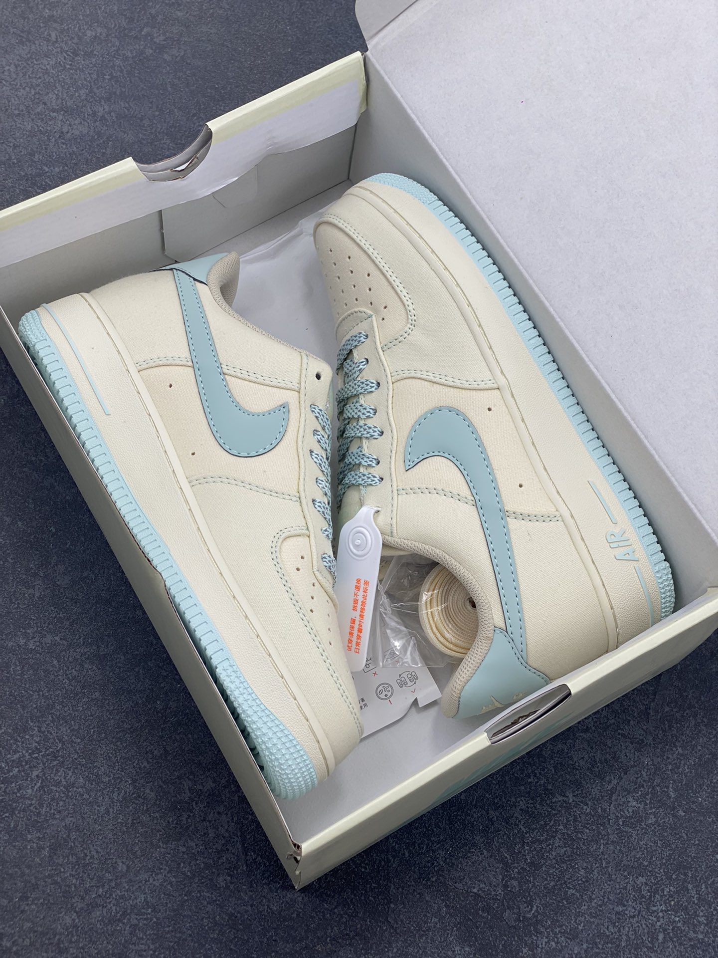 图片[9]-NIke Air Force 1 \’07 米冰蓝布面 空军一号低帮休闲板鞋 3m反光 进口牛筋布 原楦头原纸板 纯正空军版型 全掌内置全掌气垫 原盒配件 原厂中底钢印 拉帮完美 货号：TQ1456-277 尺码：36 36.5 37.5 38 38.5 39 40 40.5 41 42 42.5 43 44 44.5 45-选品中心