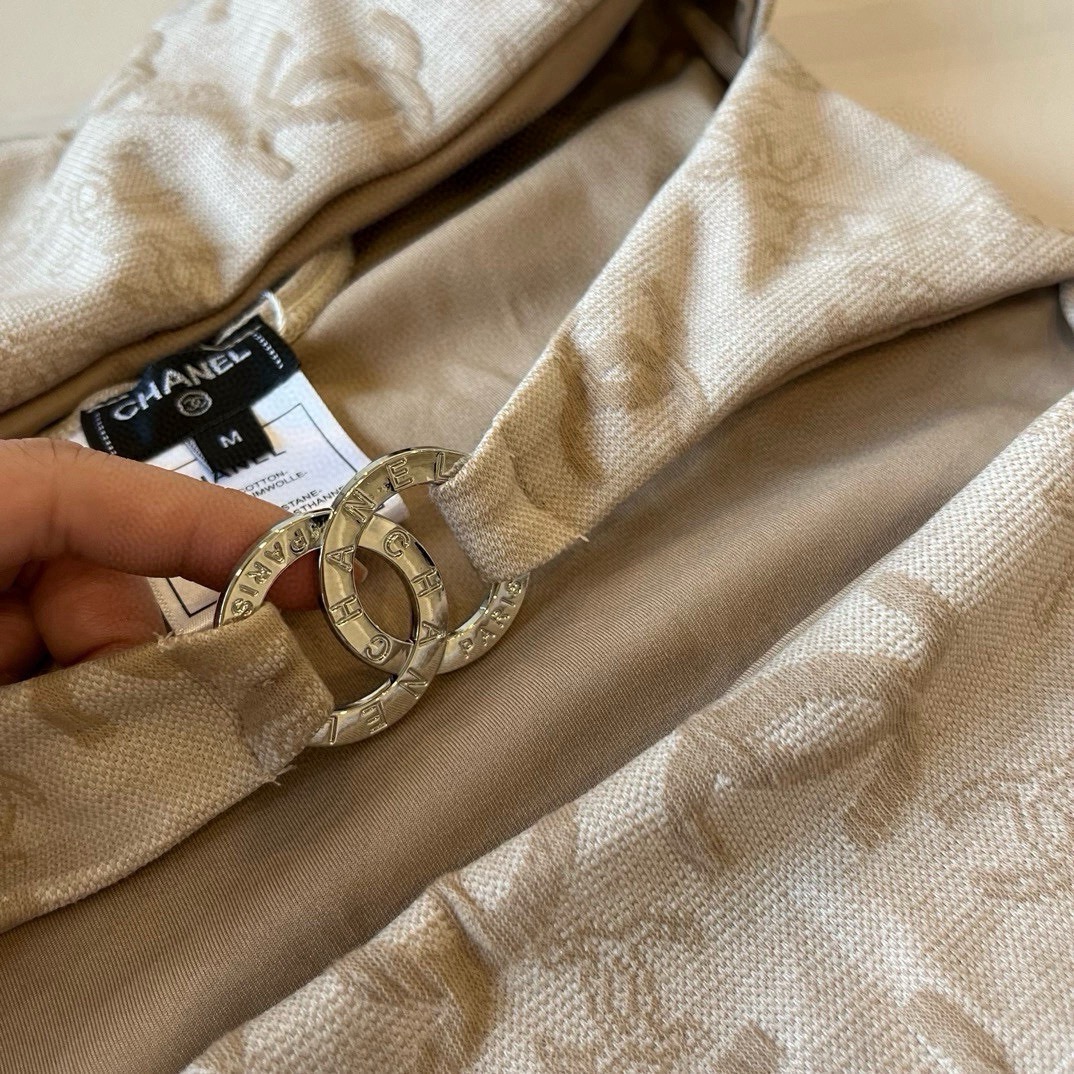。

Chanel香奈儿连体泳衣、最新面料S M L XL