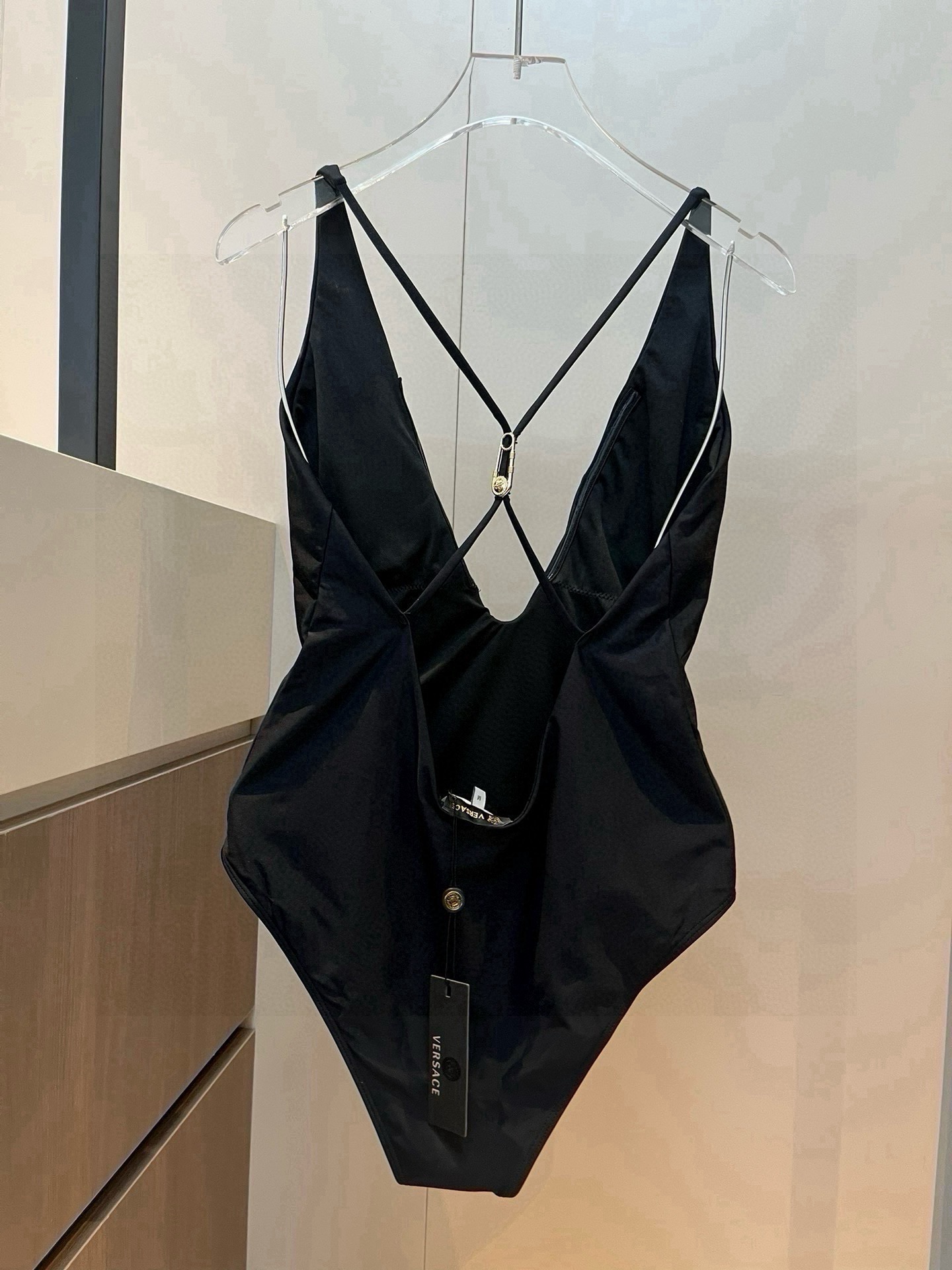 。
范思哲官方新款泳衣比基尼👙，高端定制，S M L XL